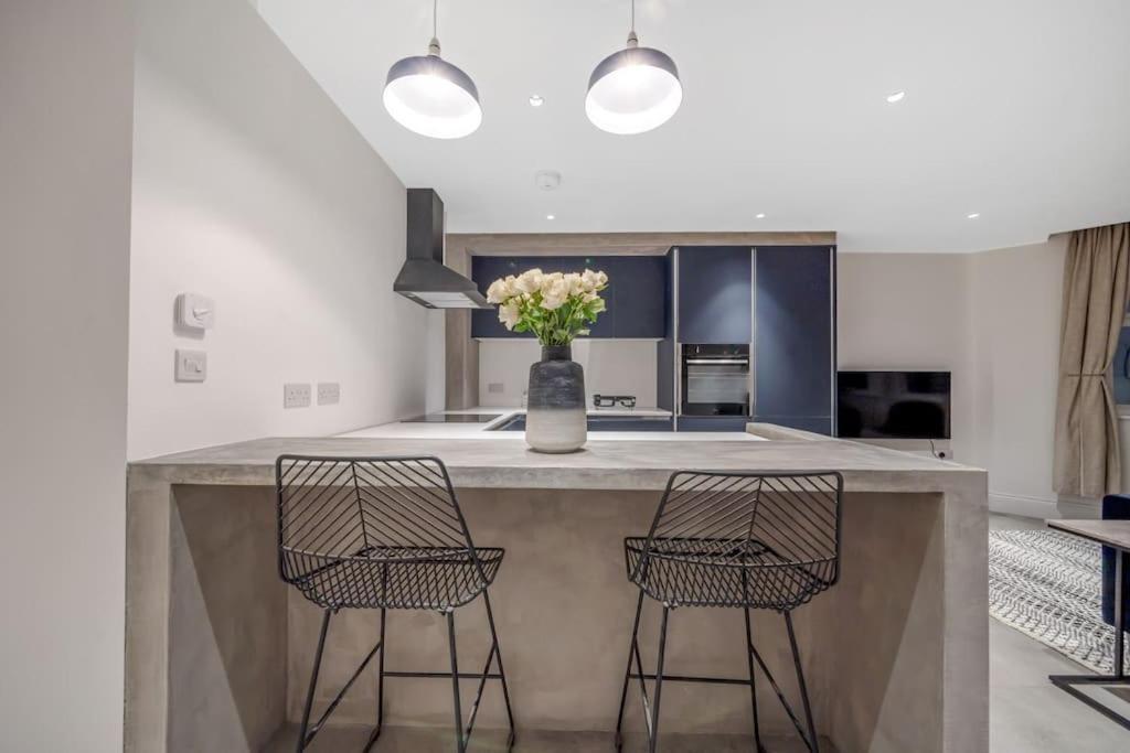 Trendy 2 Bedroom 2 Bathroom Apartment Minutes From Seafront In St Leonard'S Hastings St Leonards-on-Sea Екстер'єр фото