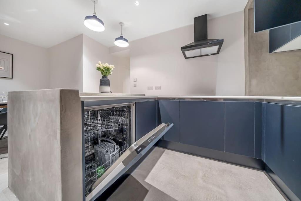 Trendy 2 Bedroom 2 Bathroom Apartment Minutes From Seafront In St Leonard'S Hastings St Leonards-on-Sea Екстер'єр фото
